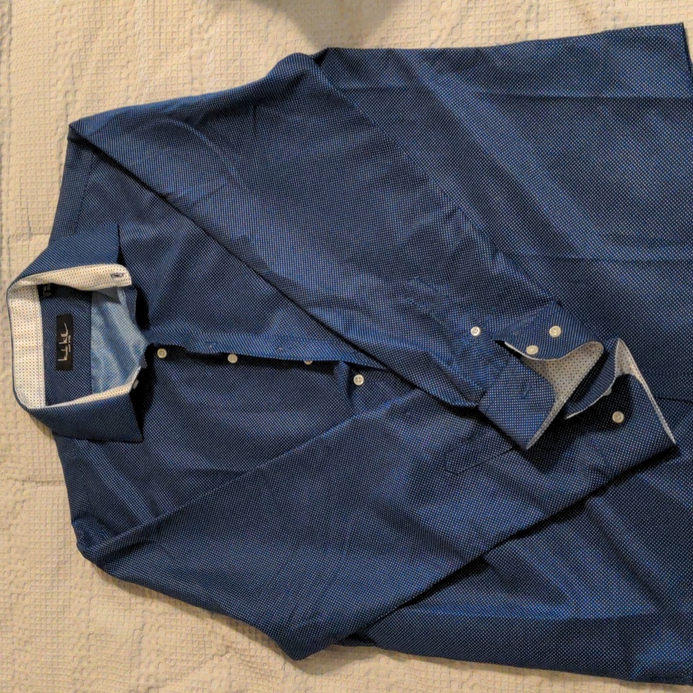 Like new! Long sleeve dress shirt